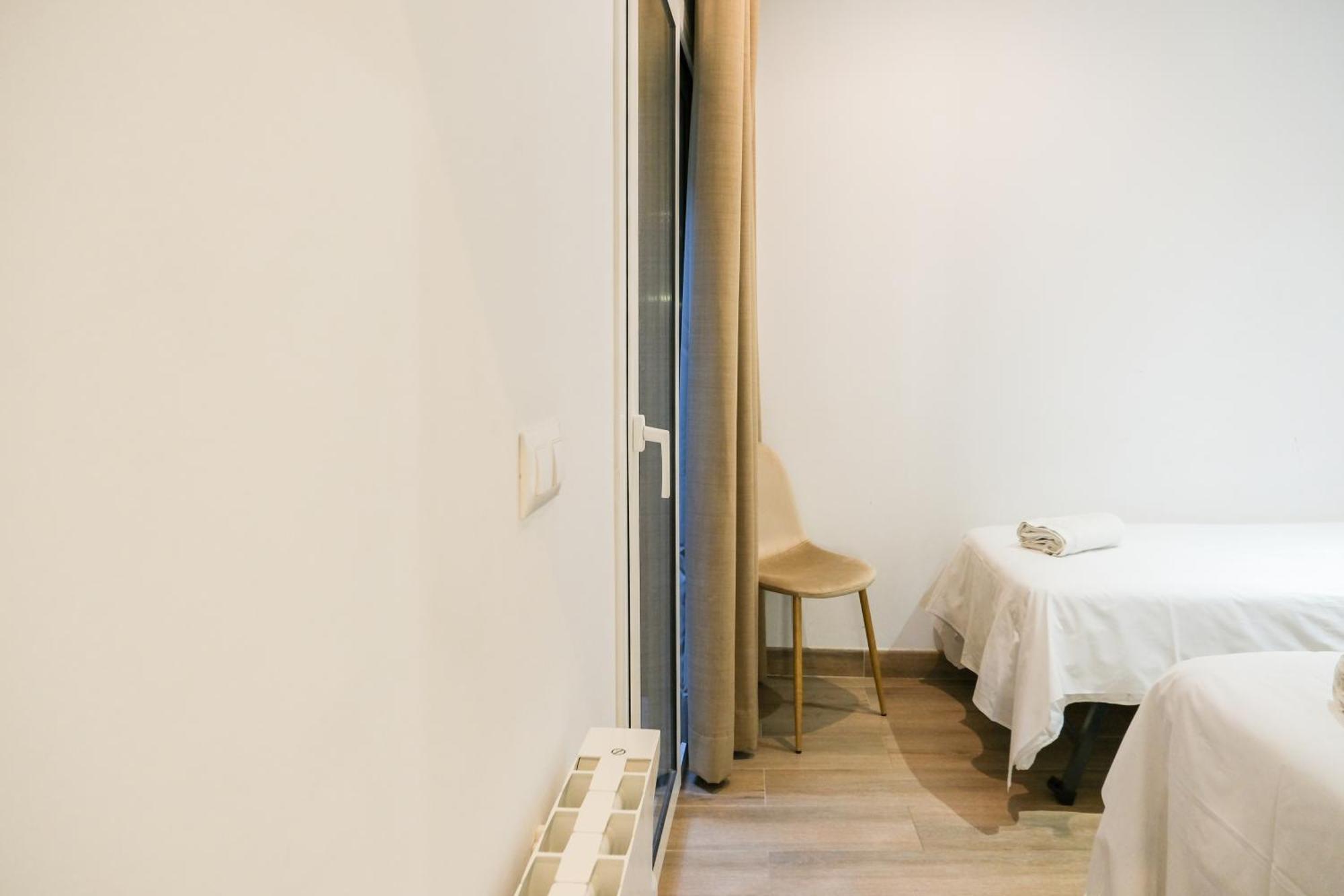 Ganganell Centre Apartamento Con Patio Besalu Exterior photo