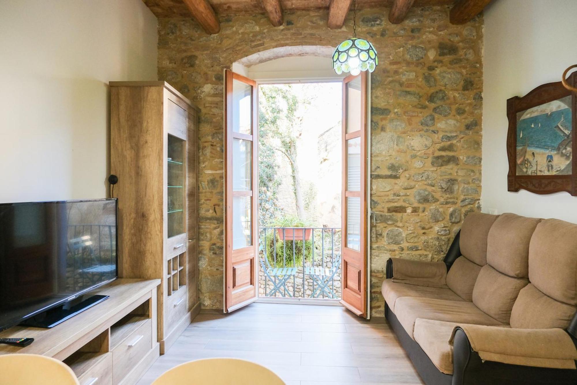 Ganganell Centre Apartamento Con Patio Besalu Exterior photo