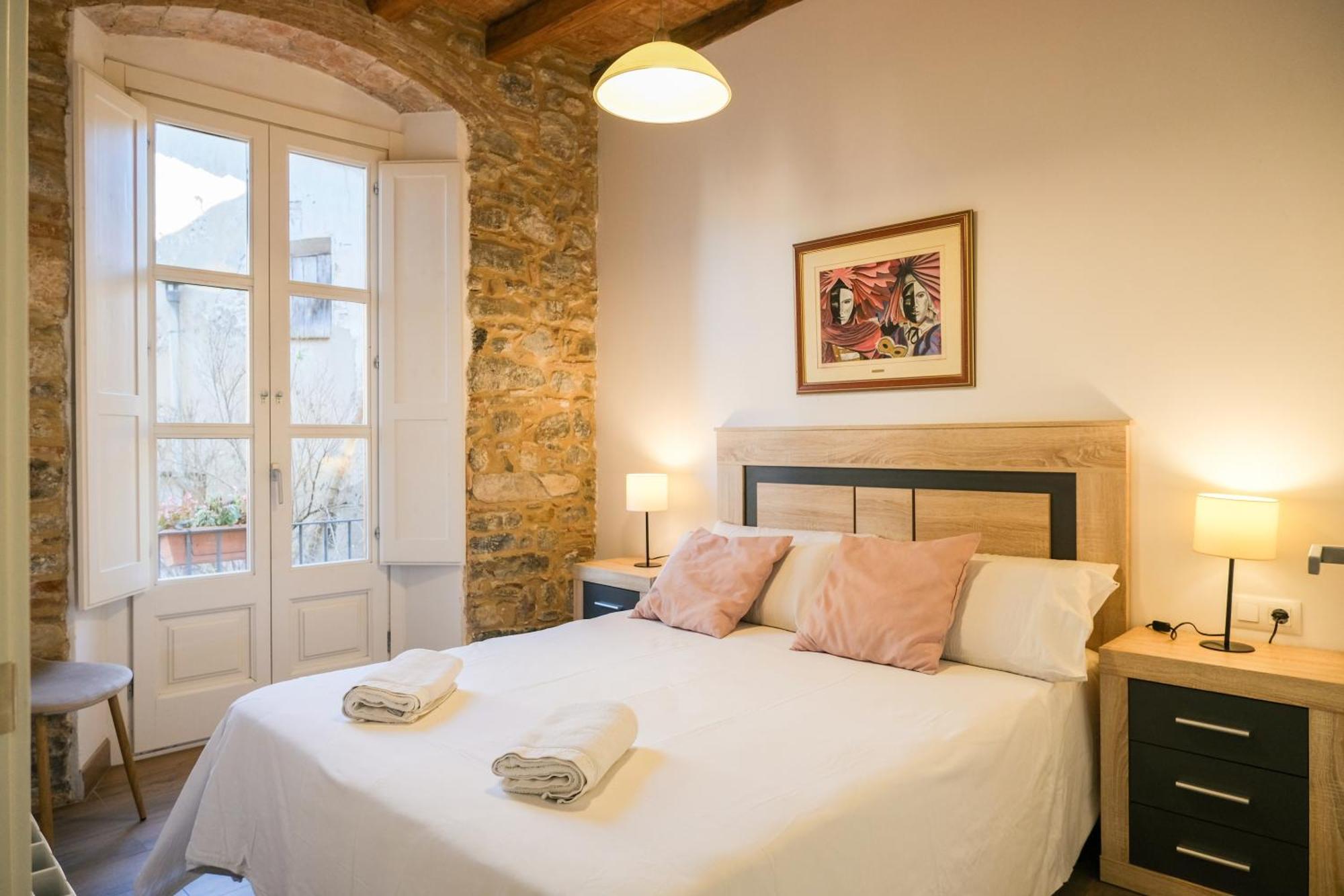 Ganganell Centre Apartamento Con Patio Besalu Exterior photo